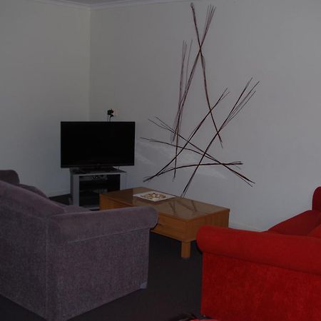 The View On Grossmans Motel Torquay Room photo