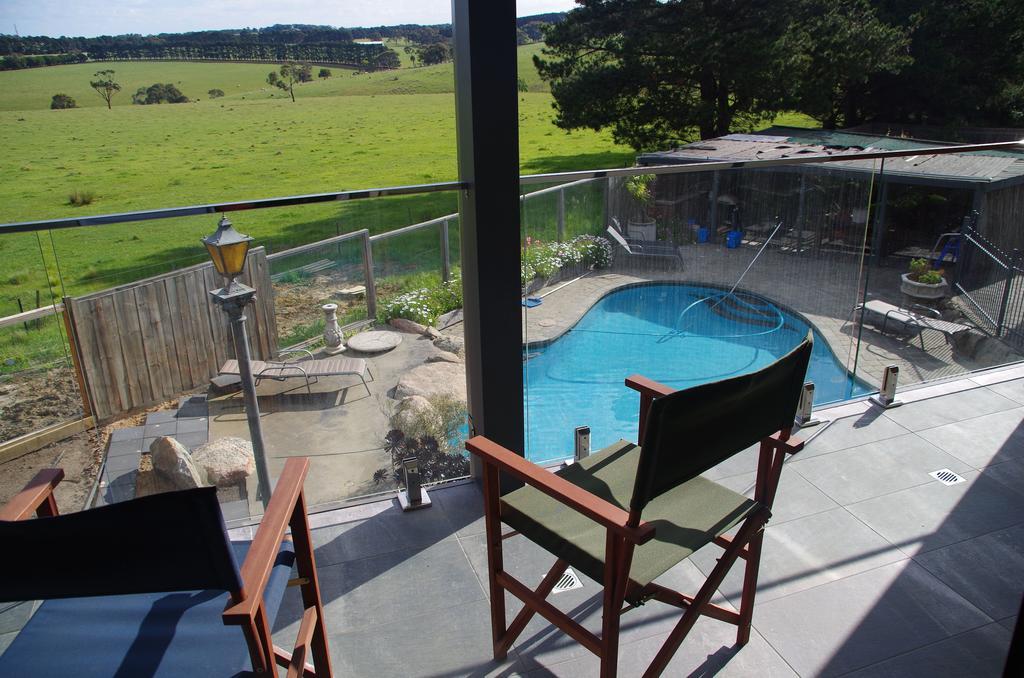 The View On Grossmans Motel Torquay Room photo