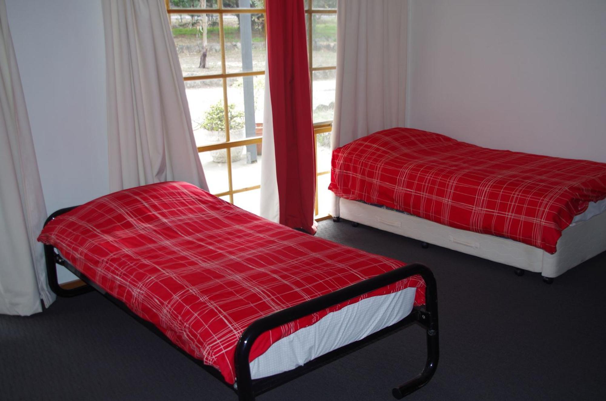 The View On Grossmans Motel Torquay Room photo