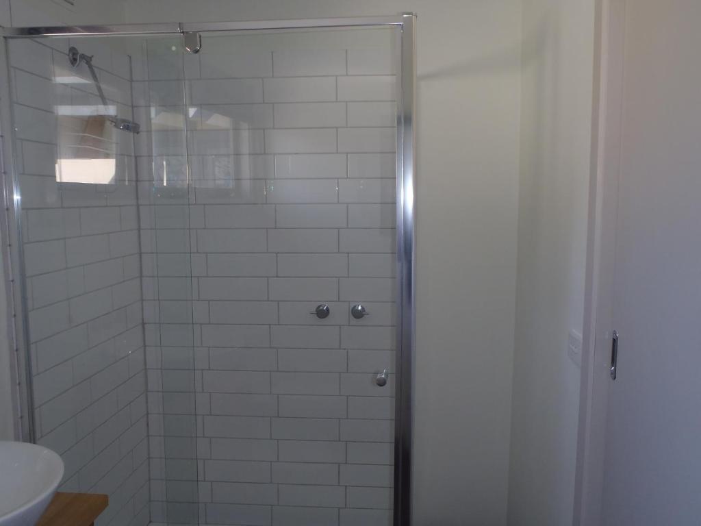 The View On Grossmans Motel Torquay Room photo